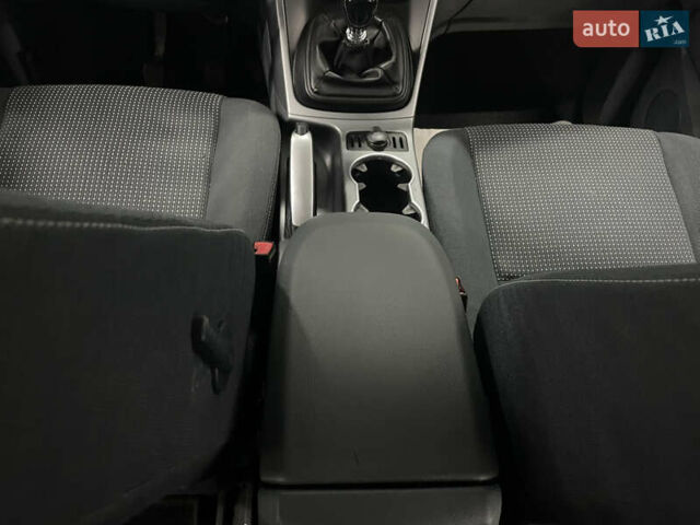Сірий Форд Сі-Макс, об'ємом двигуна 1.6 л та пробігом 232 тис. км за 7950 $, фото 23 на Automoto.ua