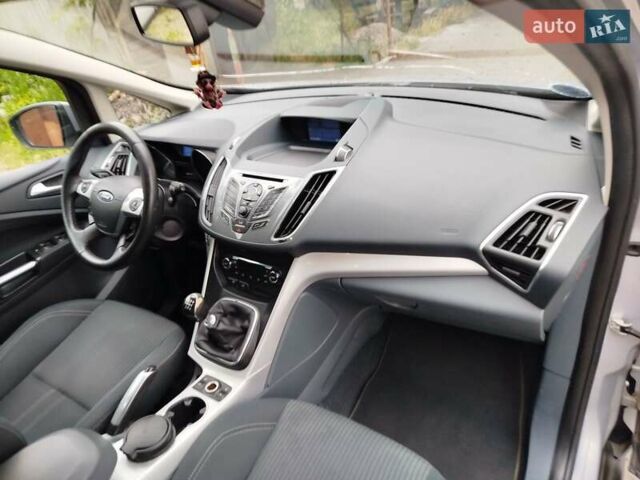 Серый Форд Си-Макс, объемом двигателя 1.56 л и пробегом 400 тыс. км за 6500 $, фото 3 на Automoto.ua