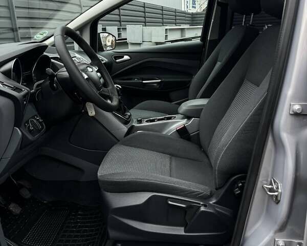 Серый Форд Си-Макс, объемом двигателя 1.6 л и пробегом 218 тыс. км за 7900 $, фото 42 на Automoto.ua