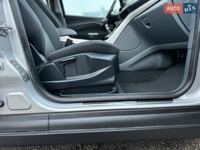 Серый Форд Си-Макс, объемом двигателя 1.6 л и пробегом 234 тыс. км за 9300 $, фото 55 на Automoto.ua