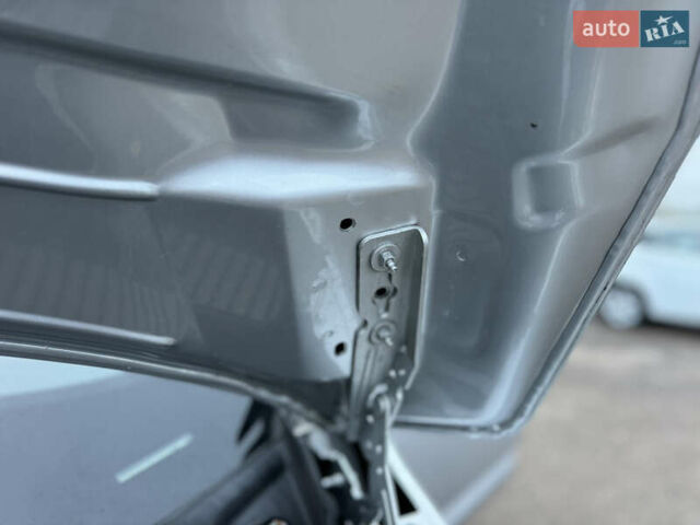 Серый Форд Си-Макс, объемом двигателя 1.6 л и пробегом 234 тыс. км за 9300 $, фото 101 на Automoto.ua