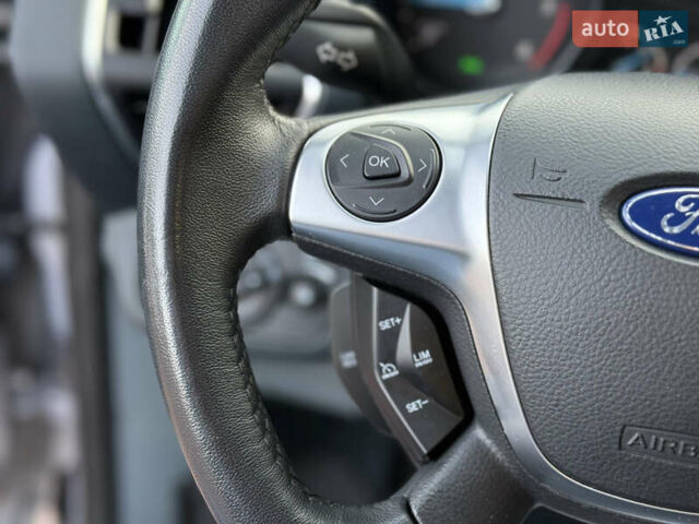 Серый Форд Си-Макс, объемом двигателя 1.6 л и пробегом 239 тыс. км за 8650 $, фото 38 на Automoto.ua