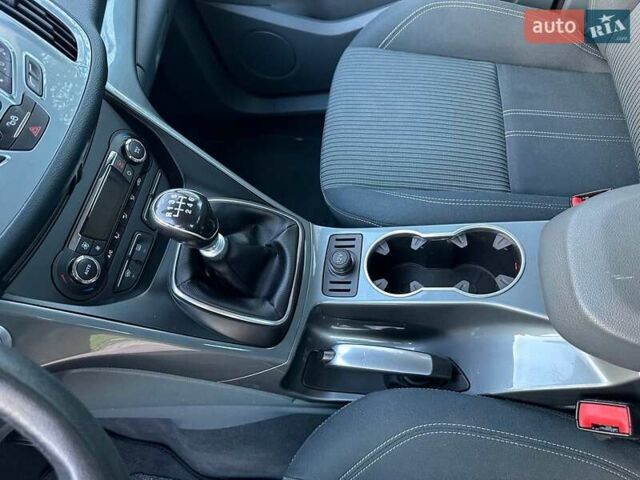 Серый Форд Си-Макс, объемом двигателя 1.6 л и пробегом 207 тыс. км за 7600 $, фото 15 на Automoto.ua