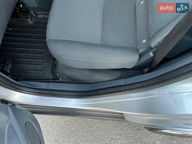Сірий Форд Сі-Макс, об'ємом двигуна 1.56 л та пробігом 289 тис. км за 6900 $, фото 13 на Automoto.ua