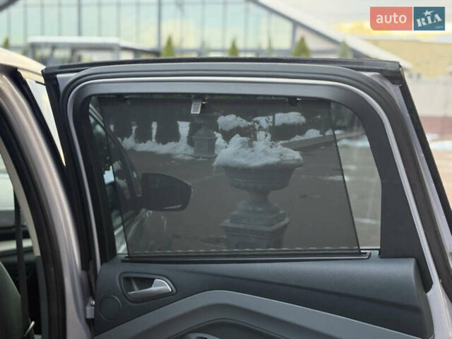 Серый Форд Си-Макс, объемом двигателя 1.6 л и пробегом 239 тыс. км за 8650 $, фото 62 на Automoto.ua