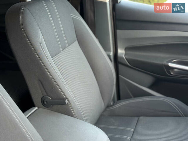 Серый Форд Си-Макс, объемом двигателя 1.6 л и пробегом 239 тыс. км за 8650 $, фото 60 на Automoto.ua