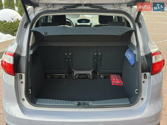 Серый Форд Си-Макс, объемом двигателя 1.6 л и пробегом 239 тыс. км за 8650 $, фото 74 на Automoto.ua