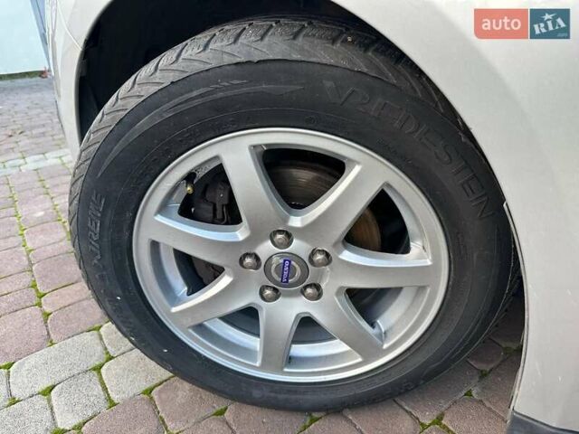 Серый Форд Си-Макс, объемом двигателя 1.6 л и пробегом 207 тыс. км за 7600 $, фото 27 на Automoto.ua