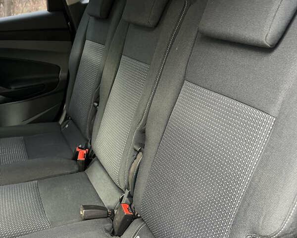 Серый Форд Си-Макс, объемом двигателя 1.6 л и пробегом 138 тыс. км за 9300 $, фото 13 на Automoto.ua