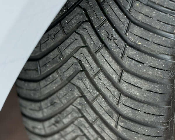 Серый Форд Си-Макс, объемом двигателя 1.6 л и пробегом 239 тыс. км за 8650 $, фото 78 на Automoto.ua