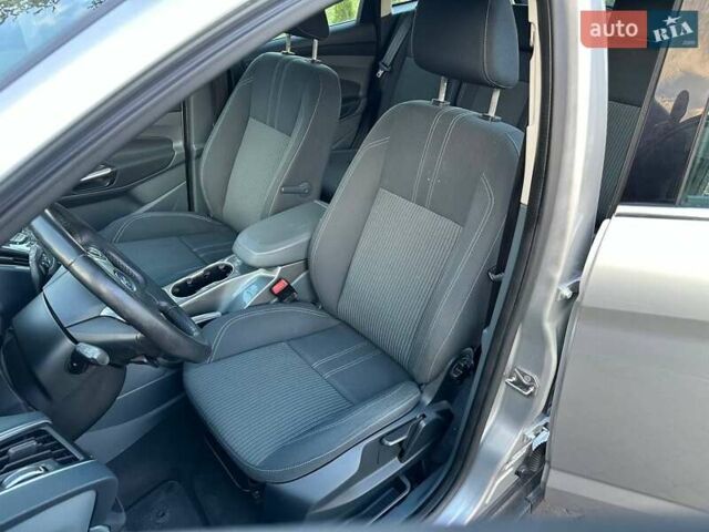 Серый Форд Си-Макс, объемом двигателя 1.6 л и пробегом 207 тыс. км за 7600 $, фото 13 на Automoto.ua