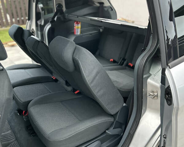 Сірий Форд Сі-Макс, об'ємом двигуна 1.6 л та пробігом 107 тис. км за 7350 $, фото 28 на Automoto.ua