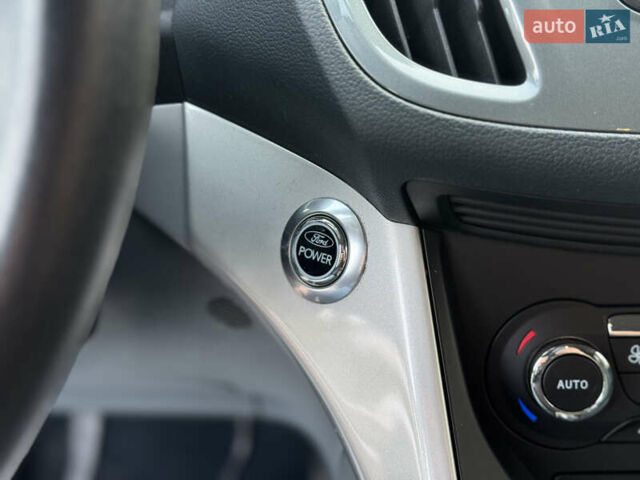 Серый Форд Си-Макс, объемом двигателя 1.6 л и пробегом 239 тыс. км за 8650 $, фото 46 на Automoto.ua