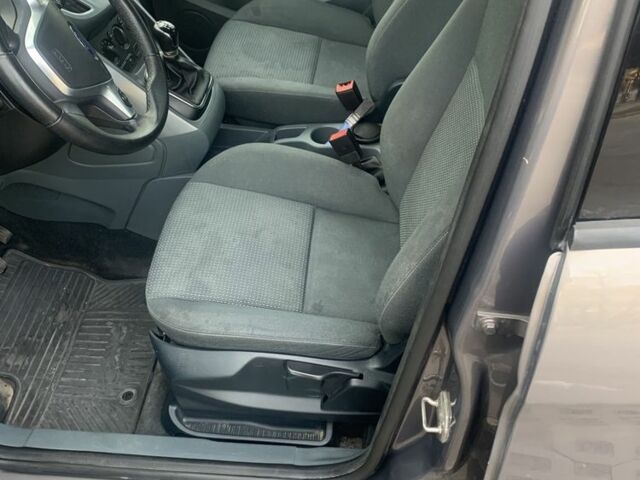 Серый Форд Си-Макс, объемом двигателя 1.6 л и пробегом 97 тыс. км за 7000 $, фото 4 на Automoto.ua