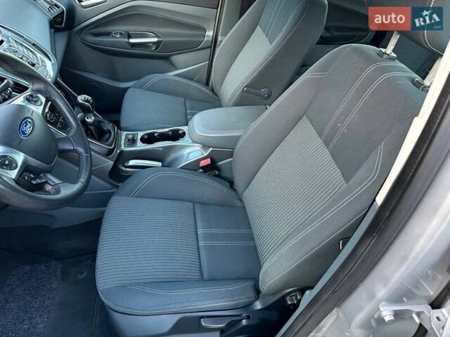 Серый Форд Си-Макс, объемом двигателя 1.6 л и пробегом 207 тыс. км за 7600 $, фото 21 на Automoto.ua