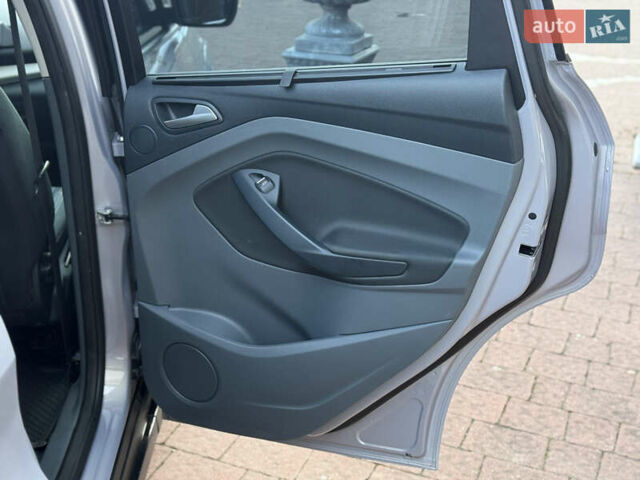 Серый Форд Си-Макс, объемом двигателя 1.6 л и пробегом 239 тыс. км за 8650 $, фото 61 на Automoto.ua