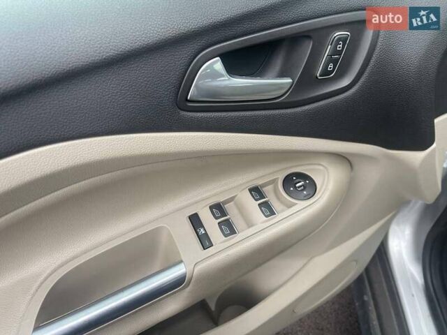 Серый Форд Си-Макс, объемом двигателя 2 л и пробегом 200 тыс. км за 12490 $, фото 15 на Automoto.ua