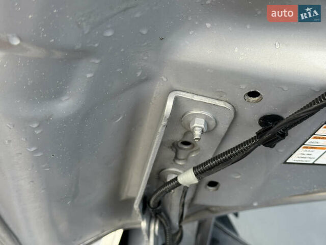 Серый Форд Си-Макс, объемом двигателя 1.6 л и пробегом 239 тыс. км за 8650 $, фото 67 на Automoto.ua