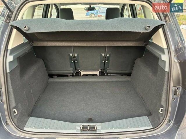Сірий Форд Сі-Макс, об'ємом двигуна 1.6 л та пробігом 161 тис. км за 7999 $, фото 14 на Automoto.ua
