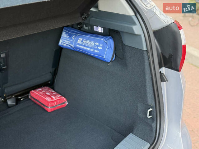 Серый Форд Си-Макс, объемом двигателя 1.6 л и пробегом 239 тыс. км за 8650 $, фото 76 на Automoto.ua