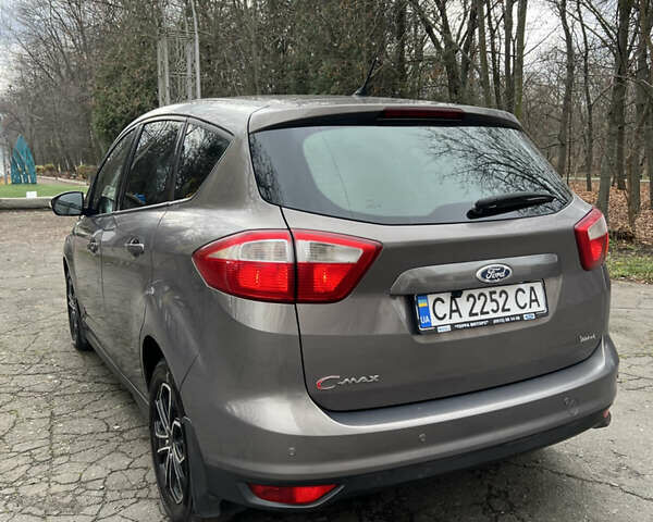 Серый Форд Си-Макс, объемом двигателя 1.6 л и пробегом 138 тыс. км за 9300 $, фото 4 на Automoto.ua