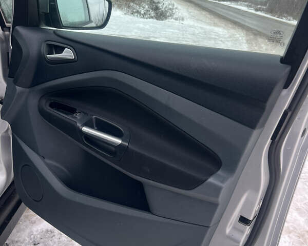 Серый Форд Си-Макс, объемом двигателя 1.6 л и пробегом 303 тыс. км за 6900 $, фото 20 на Automoto.ua