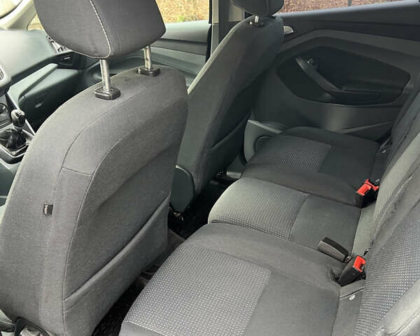 Серый Форд Си-Макс, объемом двигателя 1.6 л и пробегом 138 тыс. км за 9300 $, фото 12 на Automoto.ua