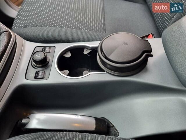 Сірий Форд Сі-Макс, об'ємом двигуна 1 л та пробігом 136 тис. км за 6950 $, фото 17 на Automoto.ua