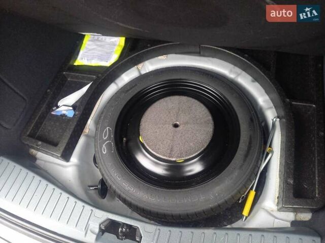 Серый Форд Си-Макс, объемом двигателя 2 л и пробегом 243 тыс. км за 10100 $, фото 26 на Automoto.ua