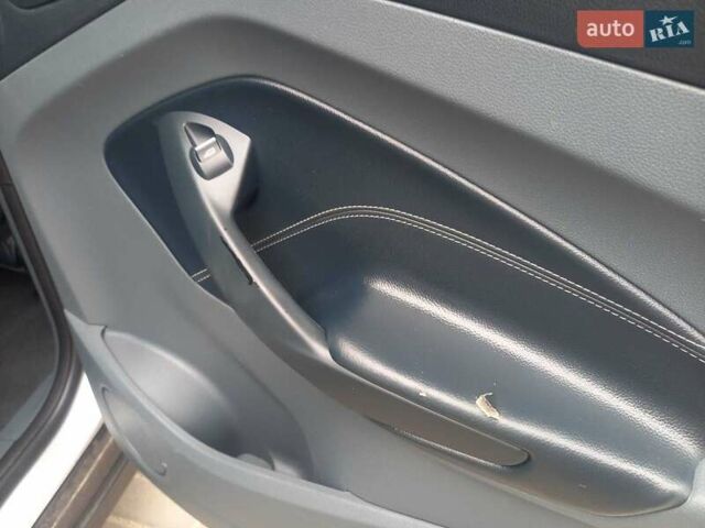 Серый Форд Си-Макс, объемом двигателя 2 л и пробегом 243 тыс. км за 10100 $, фото 11 на Automoto.ua