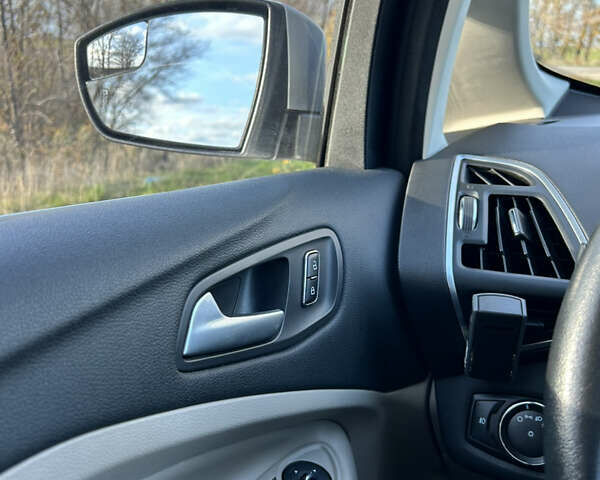 Сірий Форд Сі-Макс, об'ємом двигуна 2 л та пробігом 82 тис. км за 13000 $, фото 30 на Automoto.ua