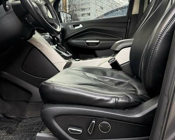 Сірий Форд Сі-Макс, об'ємом двигуна 2 л та пробігом 108 тис. км за 10000 $, фото 12 на Automoto.ua