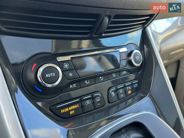 Сірий Форд Сі-Макс, об'ємом двигуна 2 л та пробігом 82 тис. км за 13000 $, фото 29 на Automoto.ua