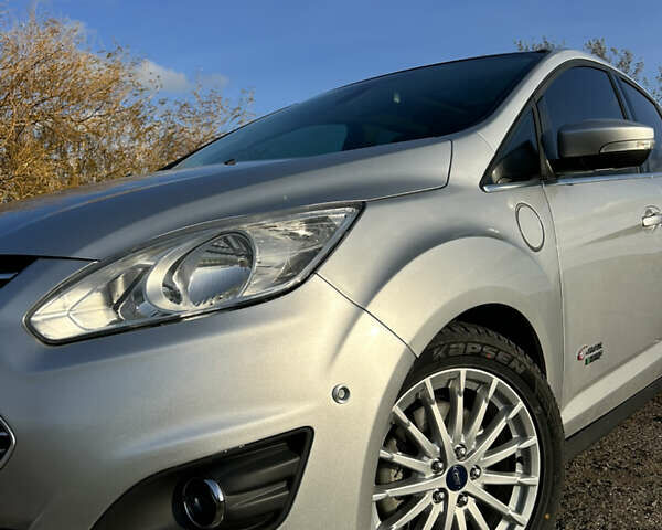 Сірий Форд Сі-Макс, об'ємом двигуна 2 л та пробігом 82 тис. км за 13000 $, фото 2 на Automoto.ua