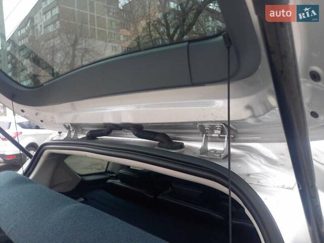 Серый Форд Си-Макс, объемом двигателя 2 л и пробегом 243 тыс. км за 10100 $, фото 27 на Automoto.ua