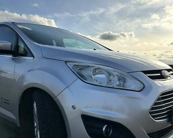 Сірий Форд Сі-Макс, об'ємом двигуна 2 л та пробігом 82 тис. км за 13000 $, фото 6 на Automoto.ua