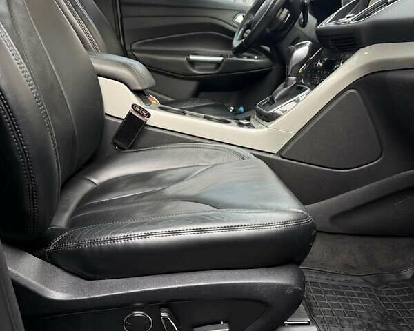 Сірий Форд Сі-Макс, об'ємом двигуна 2 л та пробігом 108 тис. км за 10000 $, фото 5 на Automoto.ua