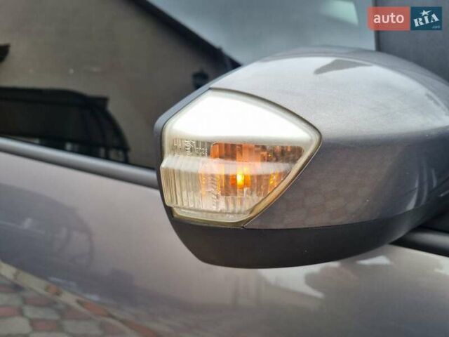 Сірий Форд Сі-Макс, об'ємом двигуна 1 л та пробігом 136 тис. км за 6950 $, фото 30 на Automoto.ua