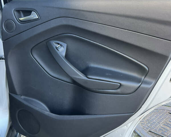 Форд Си-Макс 2014 в Одессе на Automoto.ua Серый Форд Си-Макс, объемом двигателя 2 л и пробегом 140 тыс. км за 12600 $, фото 24 на Automoto.ua