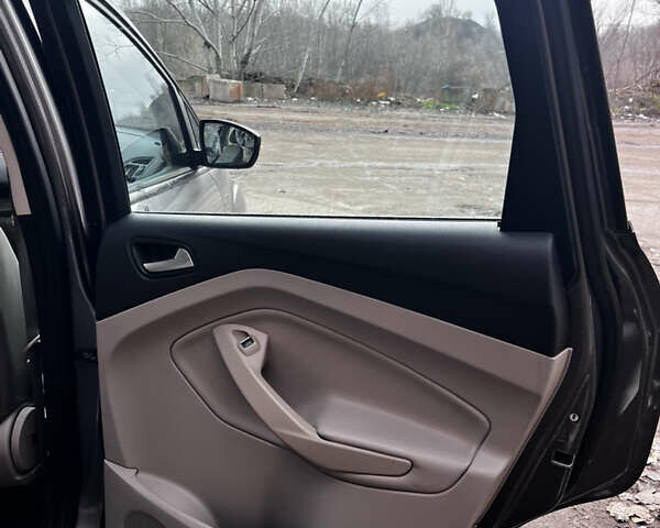 Серый Форд Си-Макс, объемом двигателя 2 л и пробегом 206 тыс. км за 9600 $, фото 24 на Automoto.ua