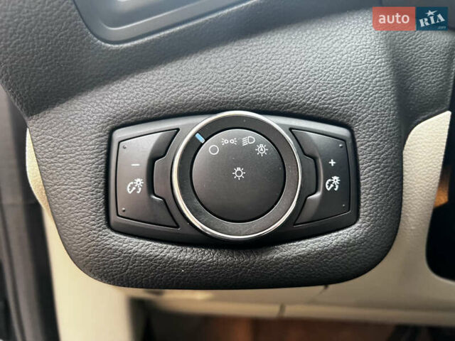 Серый Форд Си-Макс, объемом двигателя 2 л и пробегом 206 тыс. км за 9600 $, фото 39 на Automoto.ua