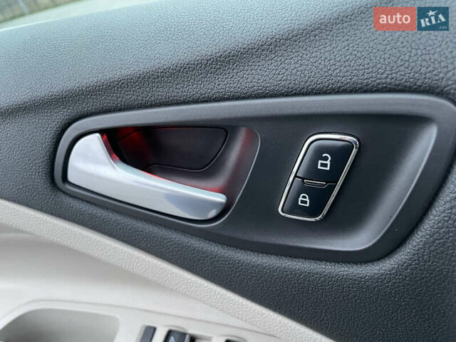 Серый Форд Си-Макс, объемом двигателя 2 л и пробегом 210 тыс. км за 14350 $, фото 21 на Automoto.ua