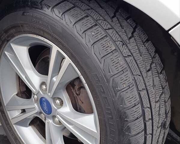 Серый Форд Си-Макс, объемом двигателя 1.6 л и пробегом 251 тыс. км за 8100 $, фото 7 на Automoto.ua