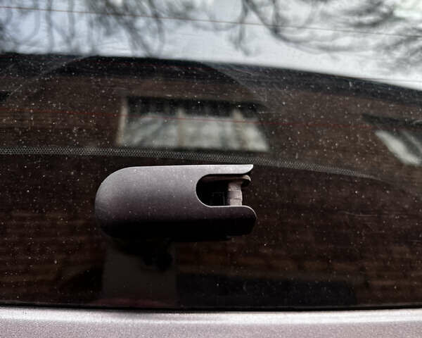 Серый Форд Си-Макс, объемом двигателя 2 л и пробегом 206 тыс. км за 9600 $, фото 11 на Automoto.ua