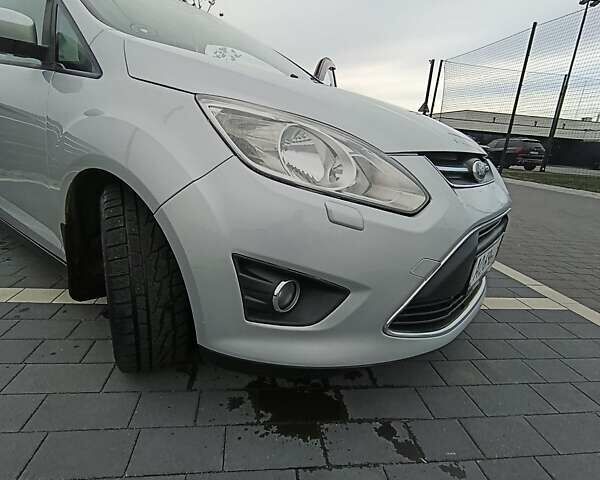 Серый Форд Си-Макс, объемом двигателя 1.6 л и пробегом 251 тыс. км за 8100 $, фото 25 на Automoto.ua