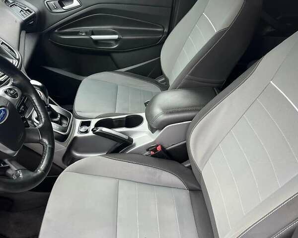 Сірий Форд Сі-Макс, об'ємом двигуна 2 л та пробігом 275 тис. км за 7600 $, фото 4 на Automoto.ua