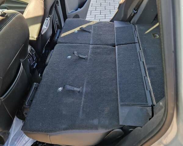 Серый Форд Си-Макс, объемом двигателя 2 л и пробегом 172 тыс. км за 7800 $, фото 13 на Automoto.ua