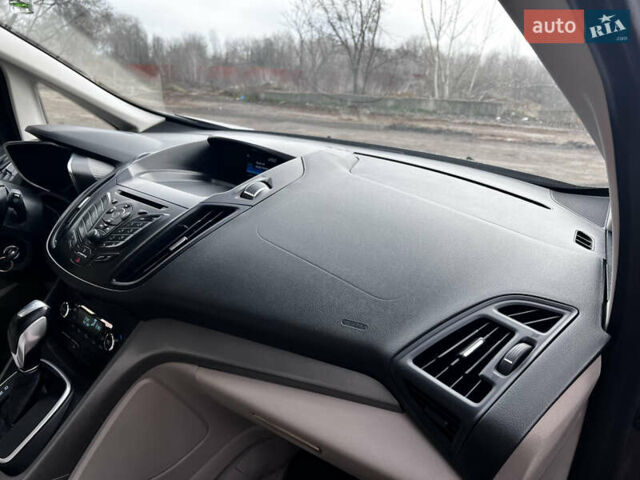 Серый Форд Си-Макс, объемом двигателя 2 л и пробегом 206 тыс. км за 9600 $, фото 46 на Automoto.ua