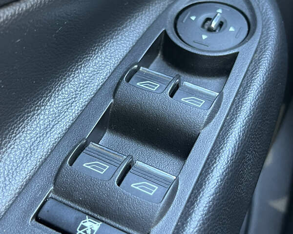 Форд Си-Макс 2014 в Одессе на Automoto.ua Серый Форд Си-Макс, объемом двигателя 2 л и пробегом 140 тыс. км за 12600 $, фото 34 на Automoto.ua