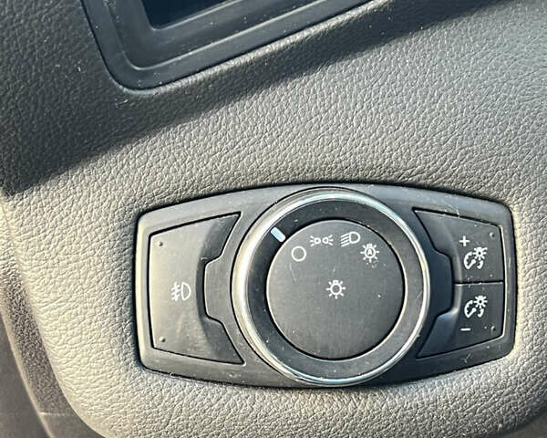 Форд Си-Макс 2014 в Одессе на Automoto.ua Серый Форд Си-Макс, объемом двигателя 2 л и пробегом 140 тыс. км за 12600 $, фото 18 на Automoto.ua